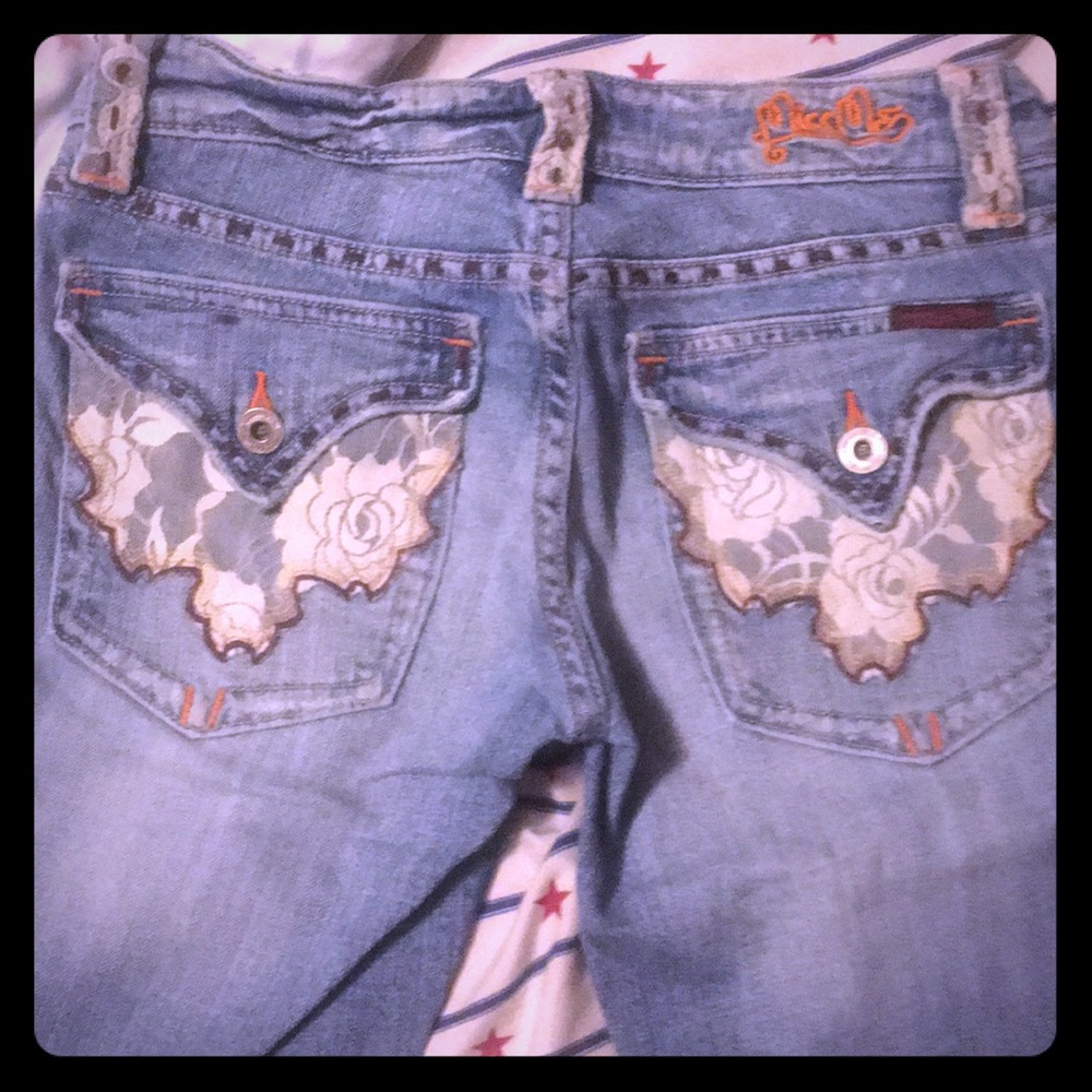Women’s miss me Bermuda style shorts